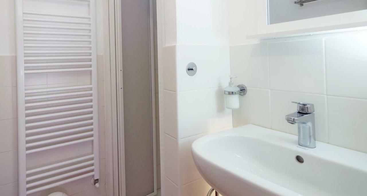Likehome Milano - Via Crema Luaran gambar